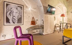 Ruins_Design Loft 150 Mt From Colosseum